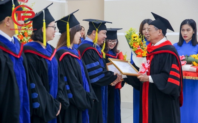 ÁO TỐT NGHIỆP - Đơn vị chuyên cung cấp lễ phục tốt nghiệp tiến sĩ giá rẻ đa dạng các cấp